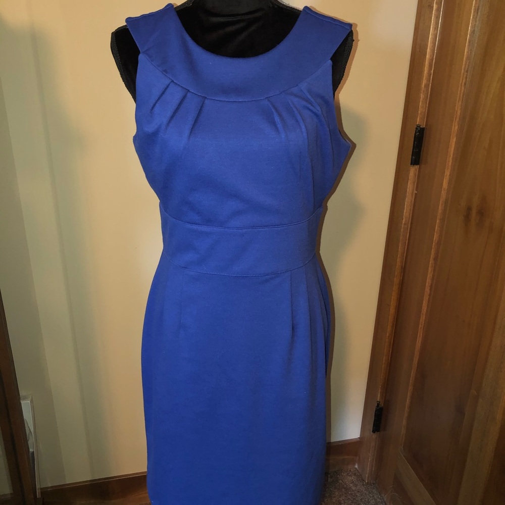 Sleeveless Mid-length Dress